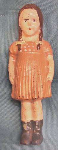 Kleine bemalte figur aus - figur, masse