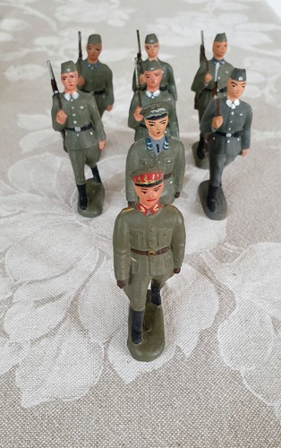 Nva soldaten marschierend mit - nva-soldaten,